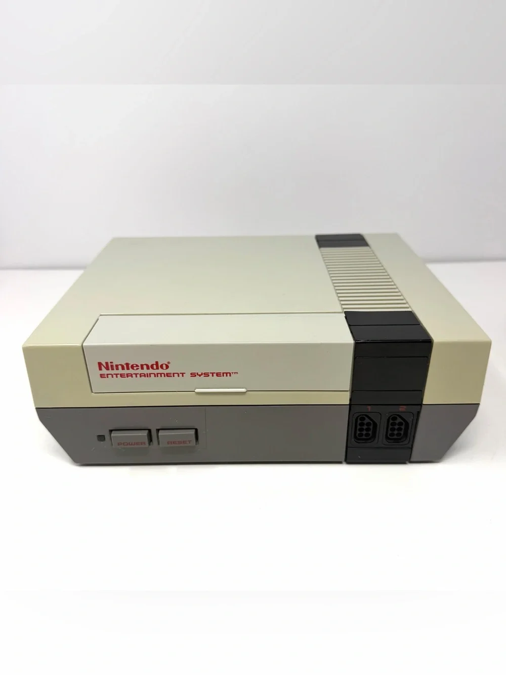 Nintendo Entertainment System Console NES-001 W/ 2 Controllers & Cords Working